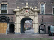 denhaag_binnenhofpoort.jpg
