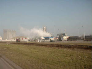 europoort_rozenburg_rokende_fabriek.jpg