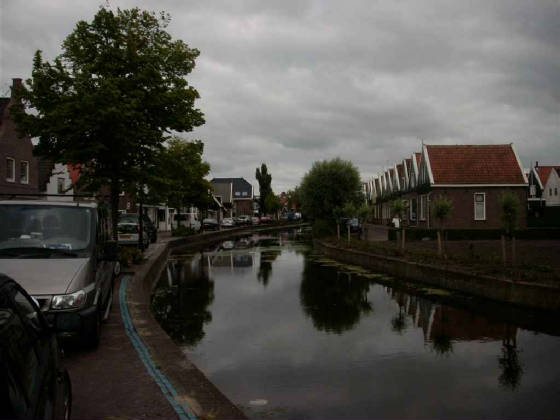 volendam_gracht.jpg