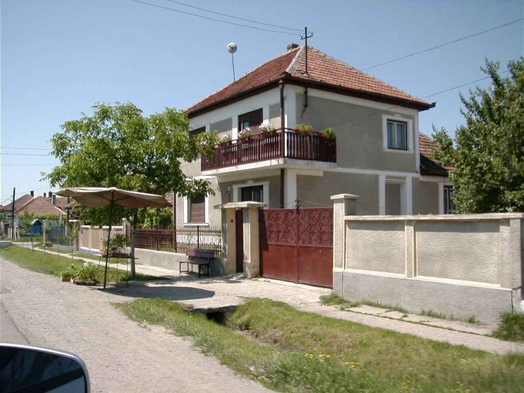 osorhei_house1.jpg